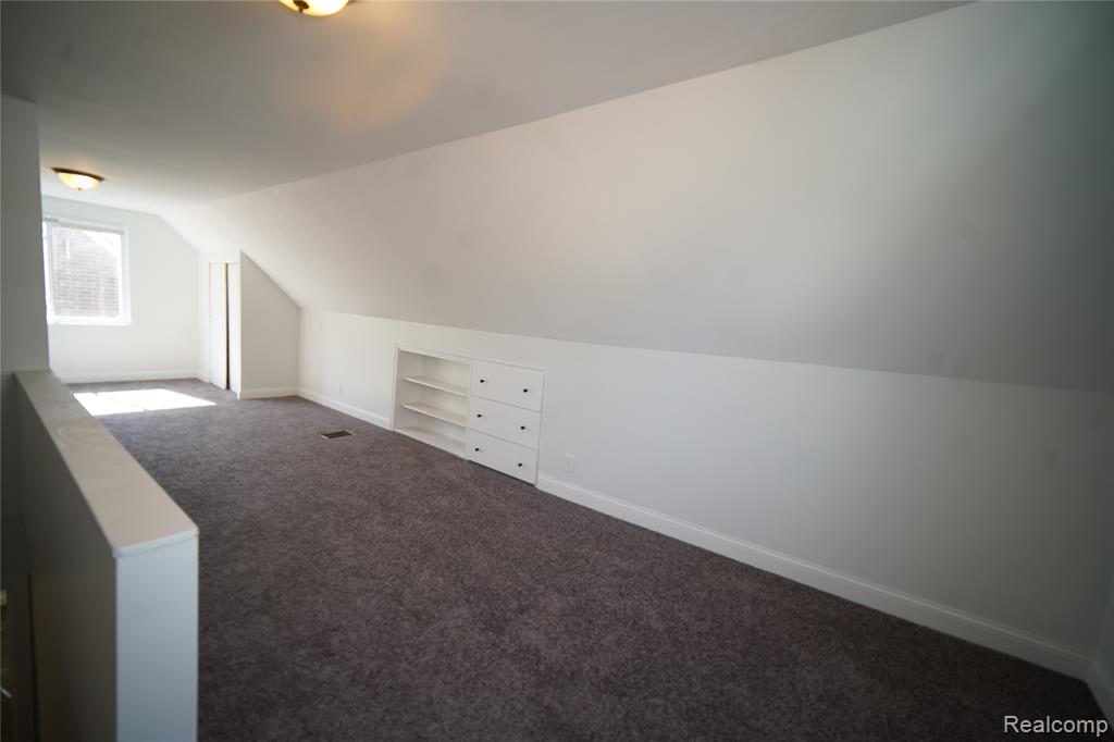 16047 W Chicago Street, Detroit, MI 48228 — Photo 21
