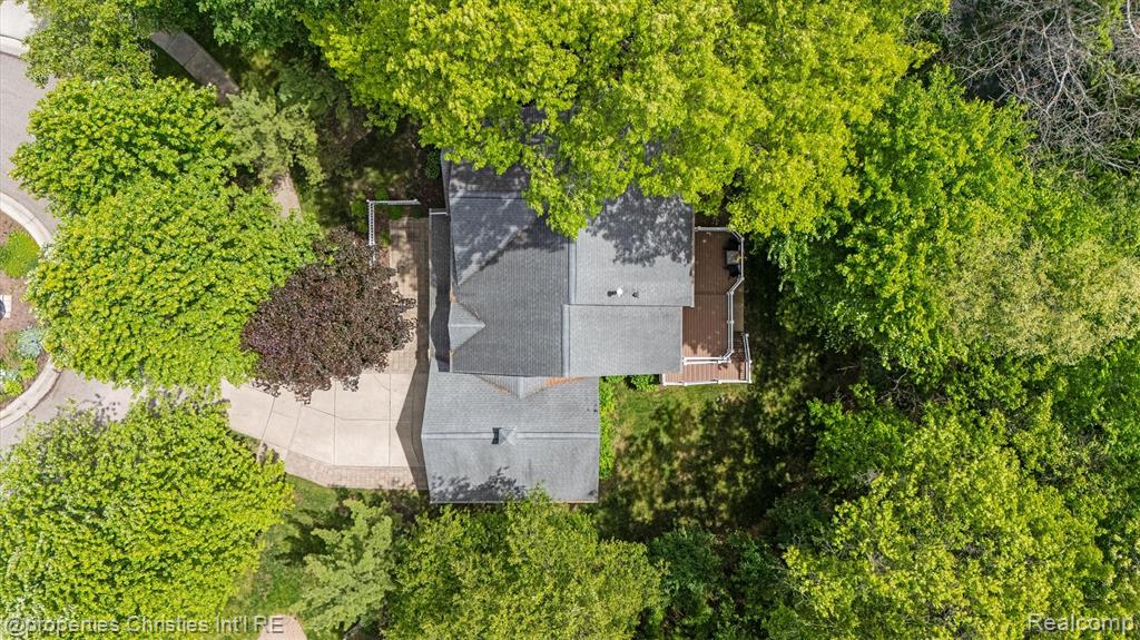 4709 Greenview Court, Commerce Twp, MI 48382 — Photo 43