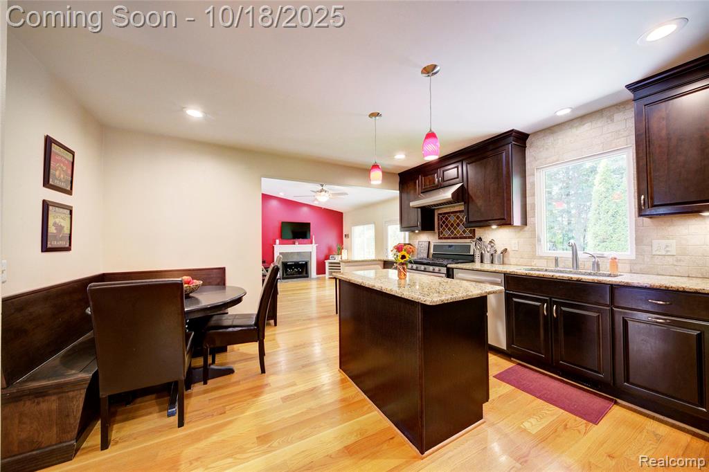 975 S Parkwood Drive, South Lyon, MI 48178 — Photo 27