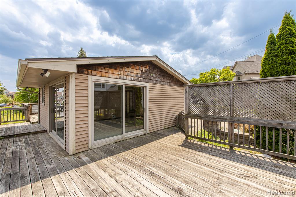 9634 Bonnie Briar Street, White Lake, MI — Photo 50