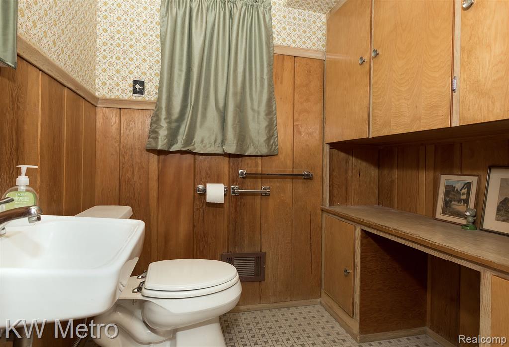 49151 RIDGE Court, Northville, MI 48168 — Photo 13