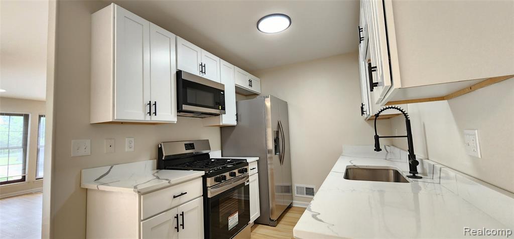 40344 Newport Drive, Plymouth, MI 48170 — Photo 11