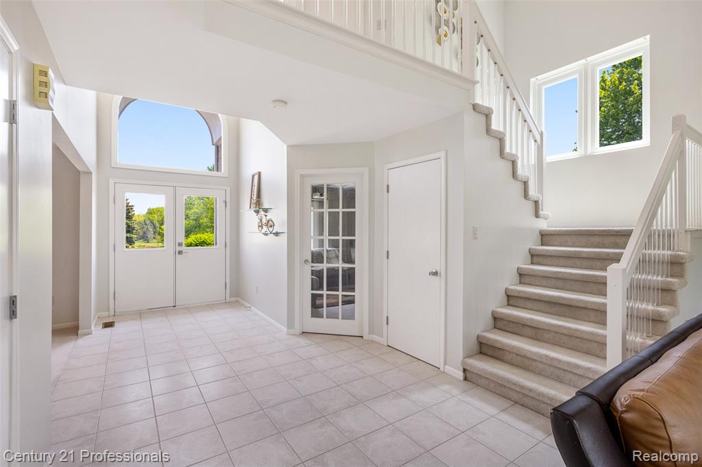 4136 Oakland Ridge Drive, Lake Orion, MI — Photo 12