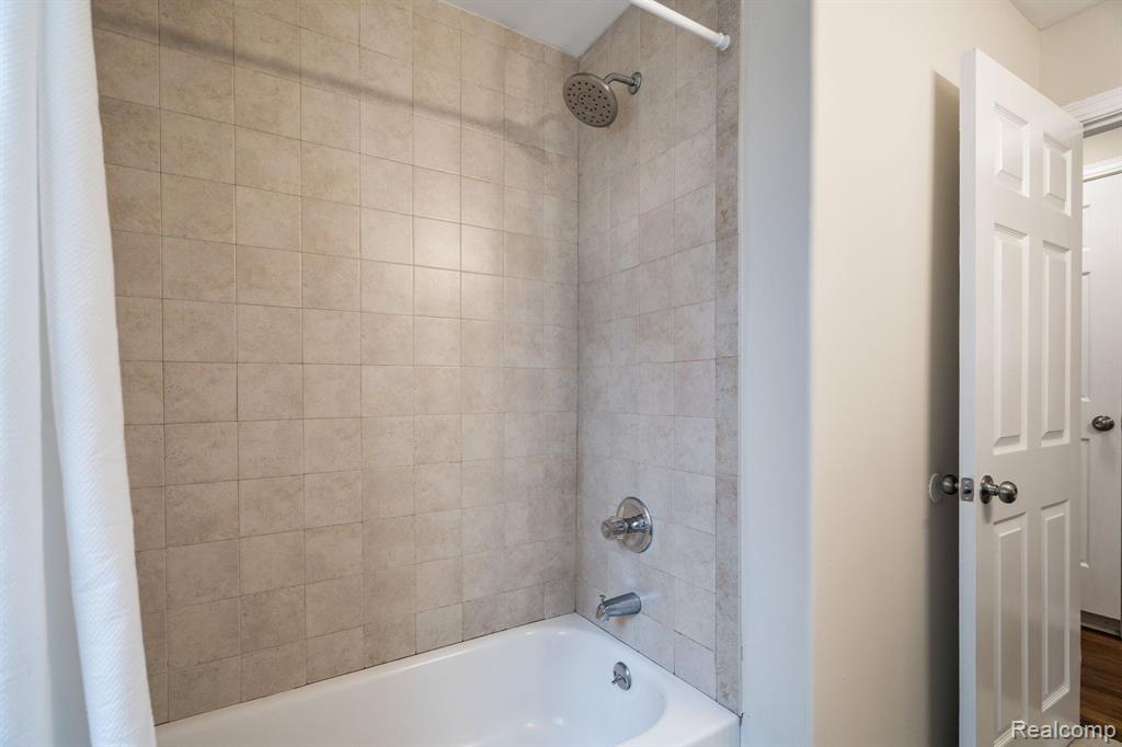 597 MARKLE Avenue, Pontiac, MI 48340 — Photo 12