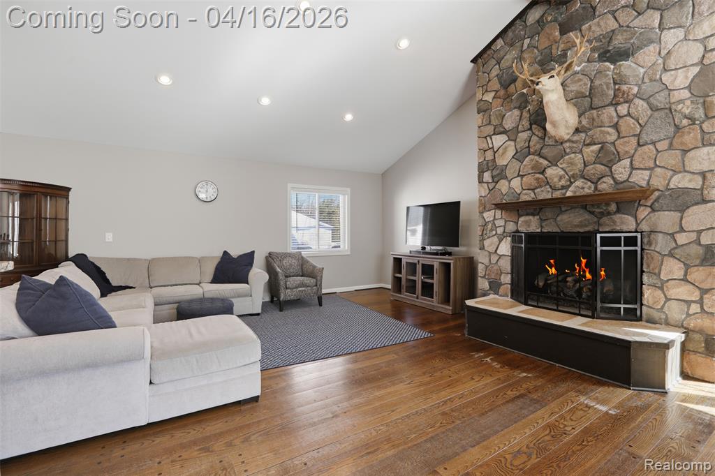 4350 Mandalay Avenue, Royal Oak, MI 48073 — Photo 16