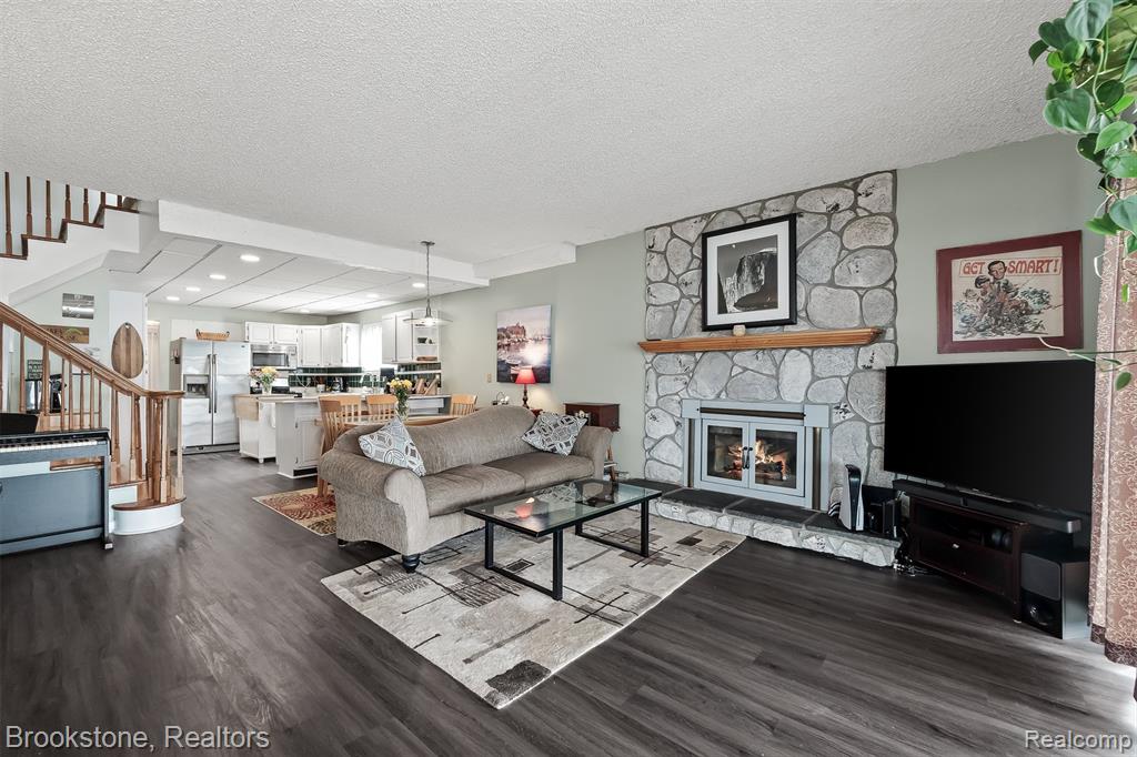 1940 S Ortonville Road, Ortonville, MI 48462 — Photo 16