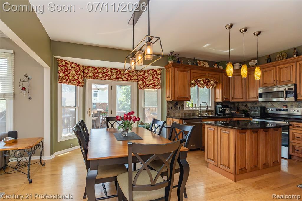 689 Woodfield Way, Rochester Hills, MI 48307 — Photo 16