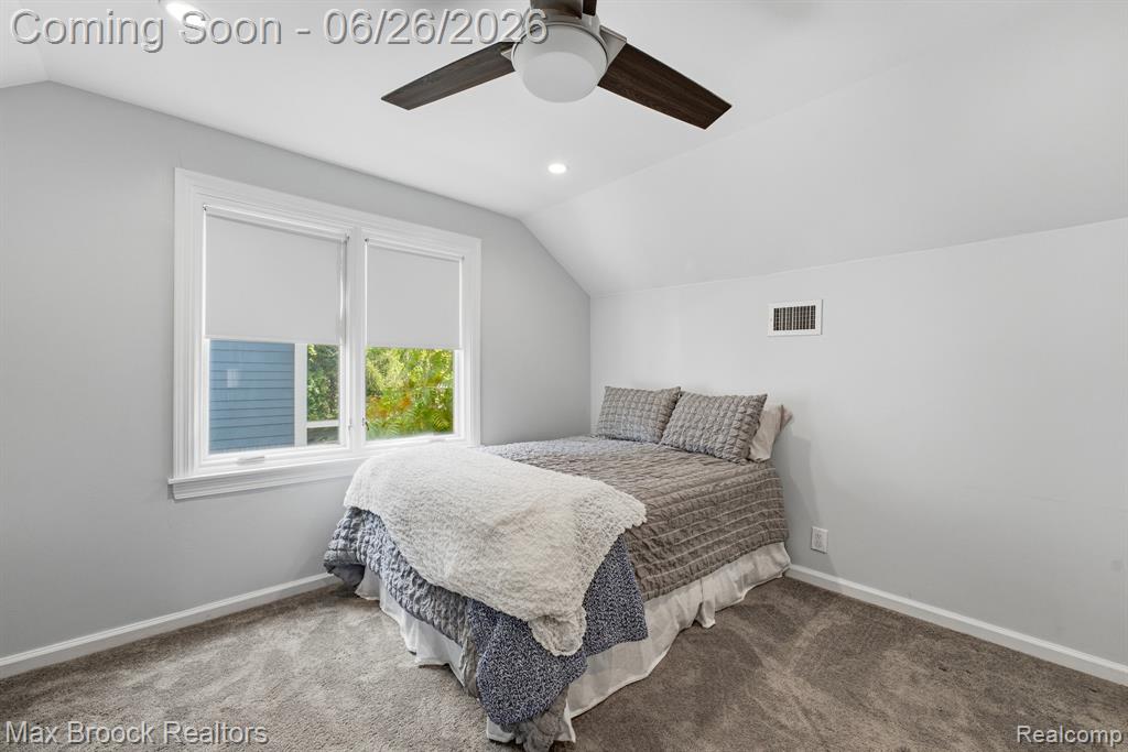 618 S Gainsborough Avenue, Royal Oak, MI 48067 — Photo 17