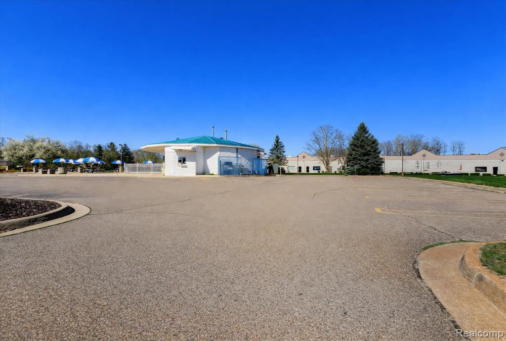 5962 Meridian Boulevard, Brighton, MI 48116 — Photo 24