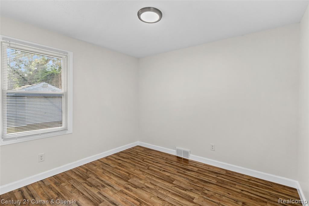8855 Rosemont Avenue, Detroit, MI 48228 — Photo 14