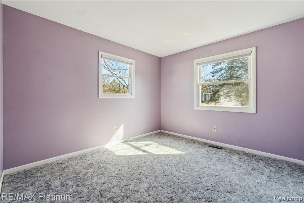 430 WILD OAK Lane, Perry, MI 48872 — Photo 25
