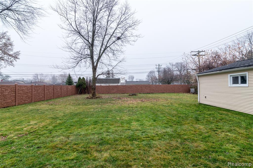 30000 Oakgrove Street, Saint Clair Shores, MI 48082 — Photo 14