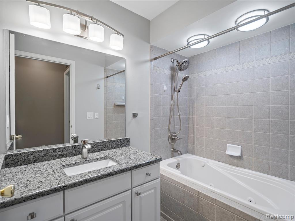 56404 CHESAPEAKE Trail, Shelby Twp, MI 48316 — Photo 29