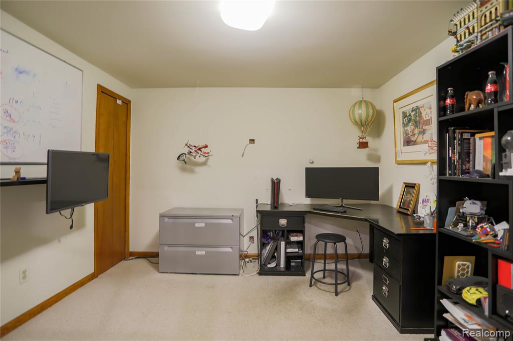 810 Box Canyon Court, Rochester Hills, MI 48309 — Photo 42