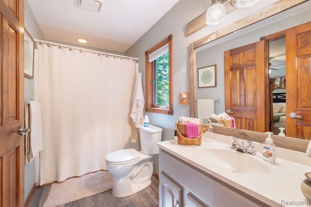 9246 YOUNG Drive, Swartz Creek, MI 48473 — Photo 24