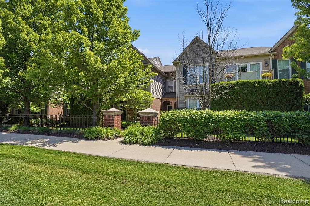 320 N Wixom Road, 30, Wixom, MI 48393 — Photo 3