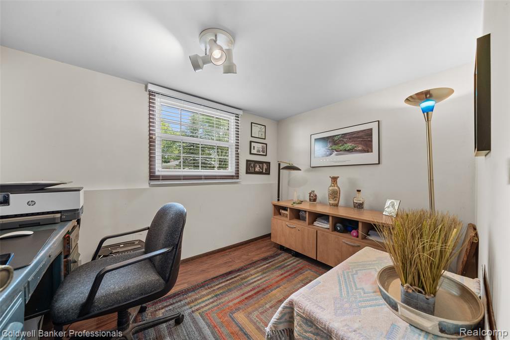 5075 Bayside Drive, Troy, MI 48098 — Photo 16