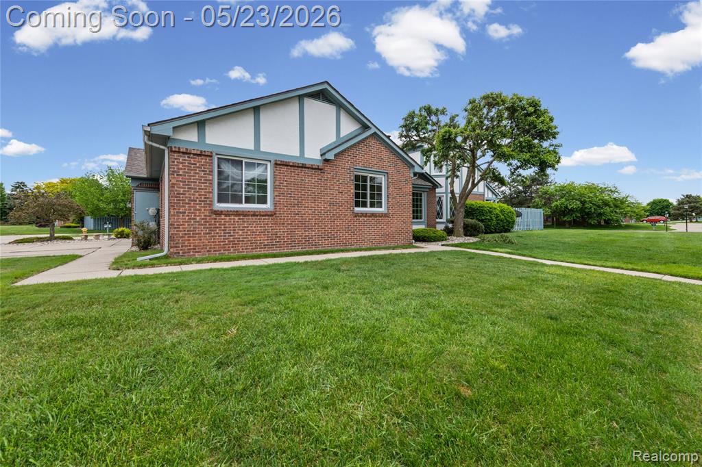45511 Dover Drive, Macomb, MI 48044 — Photo 3