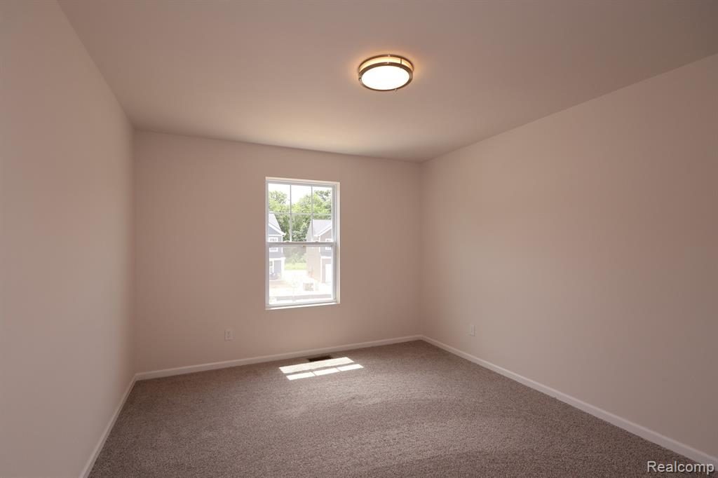 408 Hidden River W, Holly, MI 48442 — Photo 28