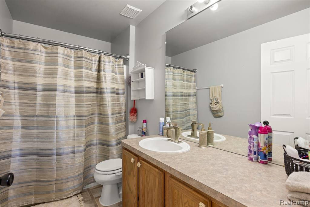 9778 Ravenshire Drive, Ypsilanti, MI 48198 — Photo 34