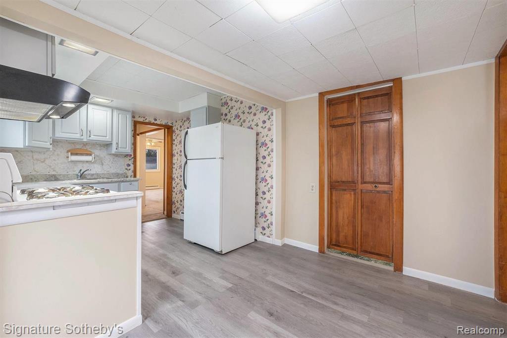 5533 ELDRIDGE Drive, Waterford, MI 48327 — Photo 6