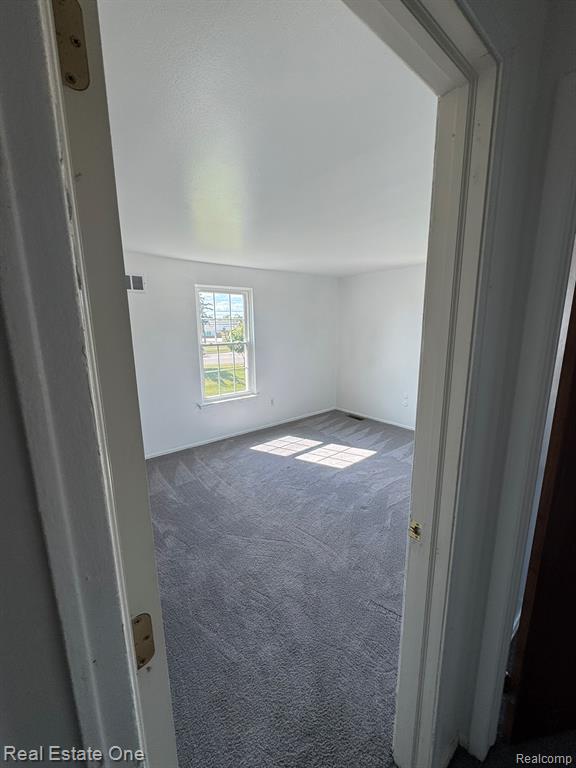 8852 Sunrise Drive, Sterling Heights, MI 48312 — Photo 12