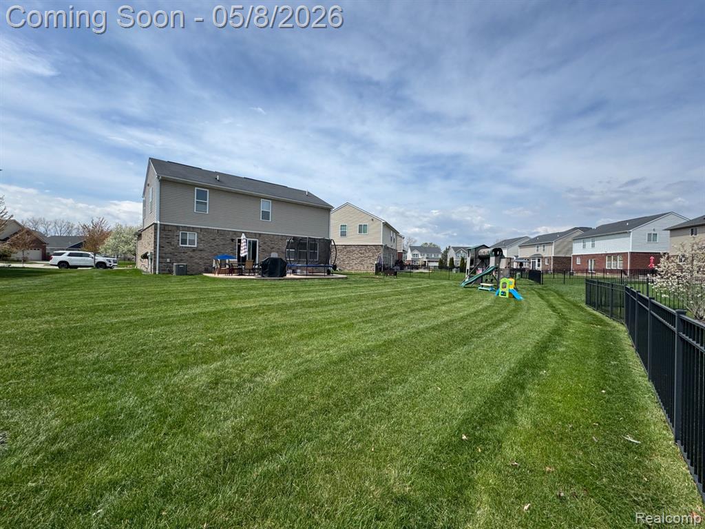 20489 Damask Circle, Clinton Twp, MI 48038 — Photo 7