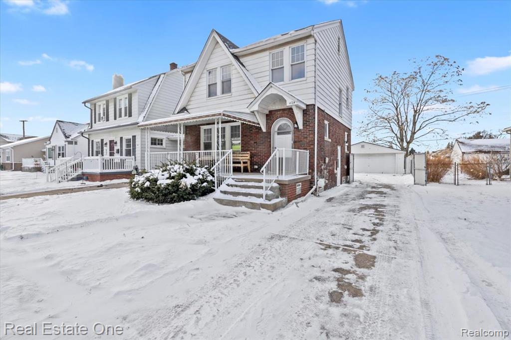 424 2nd Street, Wyandotte, MI 48192 — Photo 2