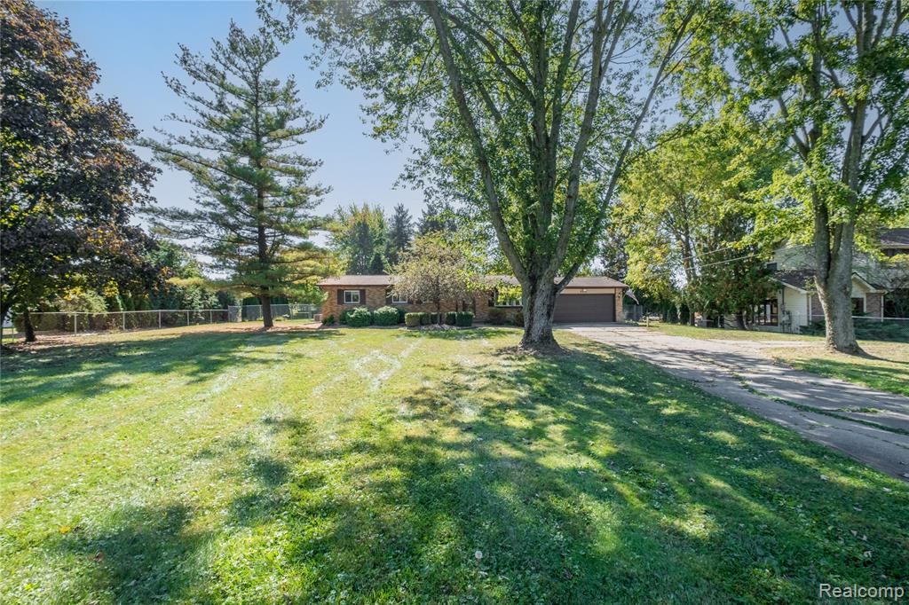 9336 E Bristol Road, Davison, MI 48423 — Photo 2