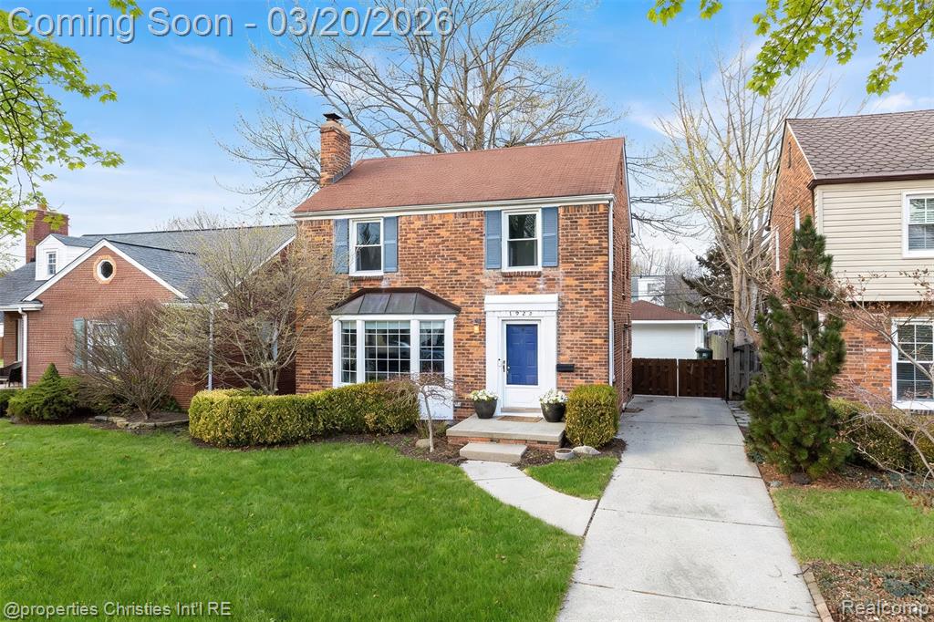 1922 Norwood Drive, Grosse Pointe Woods, MI 48236 — front exterior