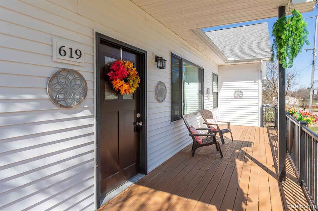 619 N WATKINS, Perry, MI 48872 — Photo 3