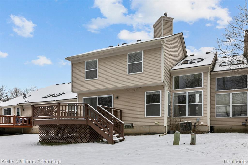 2527 PINE Drive, Wixom, MI 48393 — Photo 34