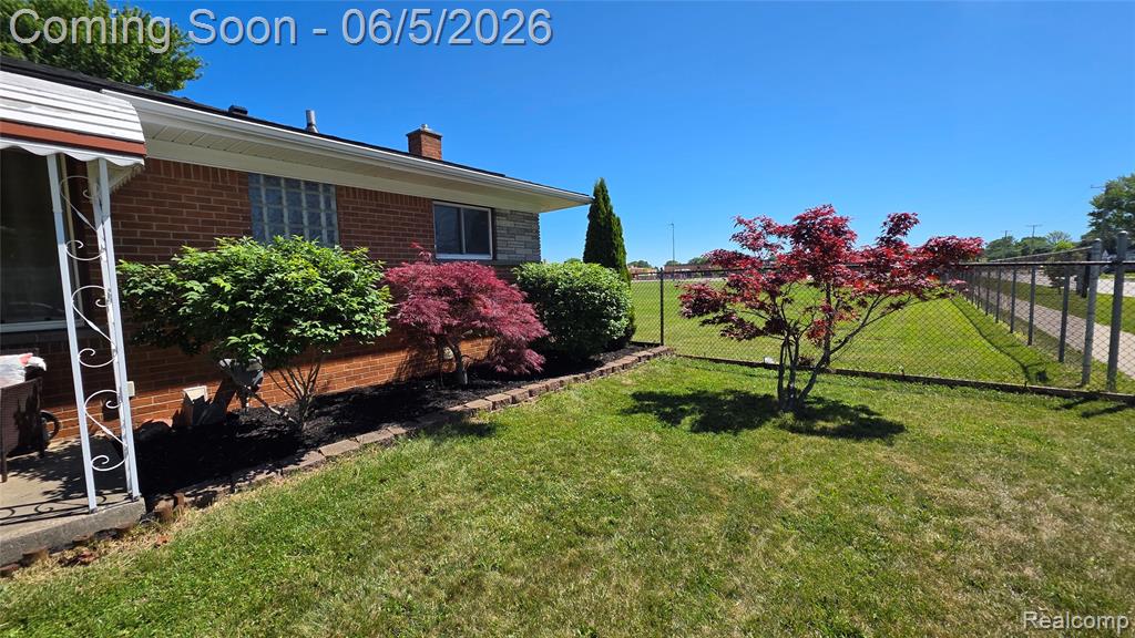 16017 Chestnut Street, Roseville, MI 48066 — Photo 3