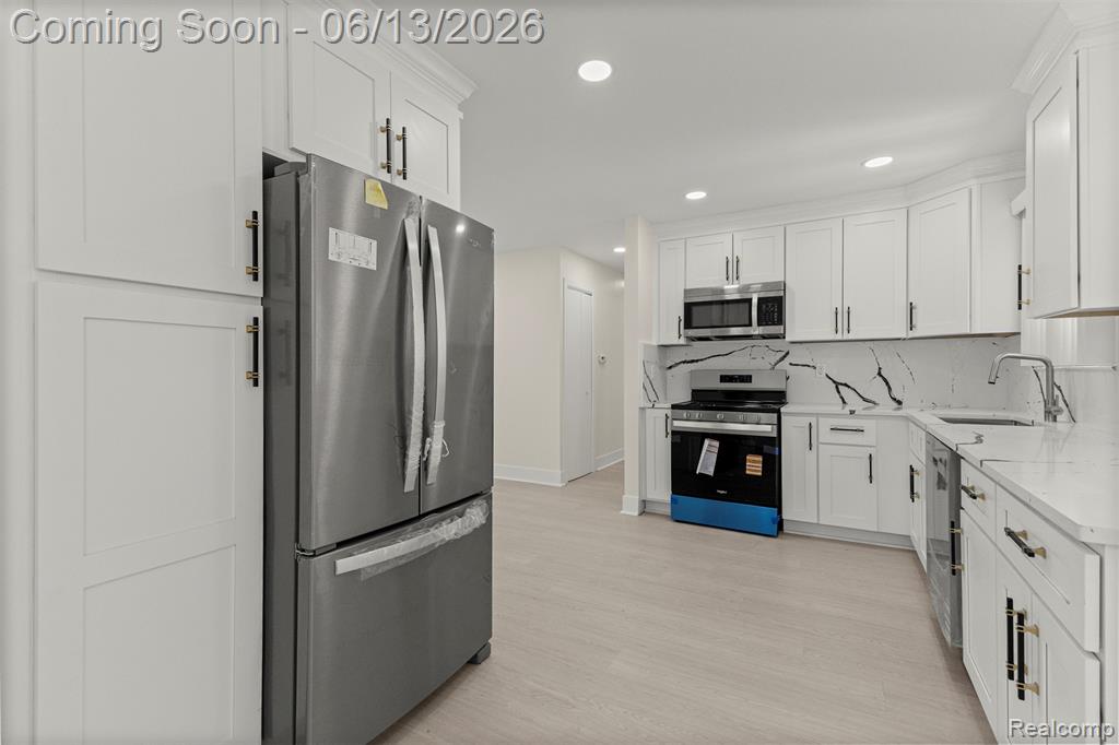 29578 Brown Court, Garden City, MI — Photo 13