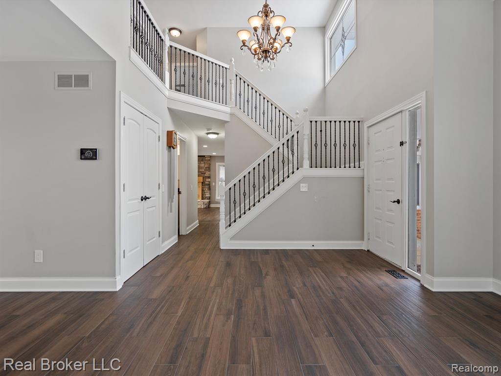 680 CRESCENT Court, Ortonville, MI 48462 — Photo 11