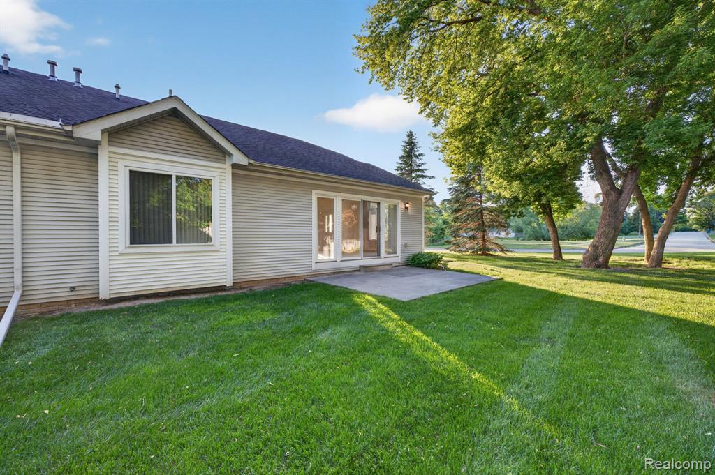 100 Aberdeen Drive, 36, Flushing, MI 48433 — Photo 8