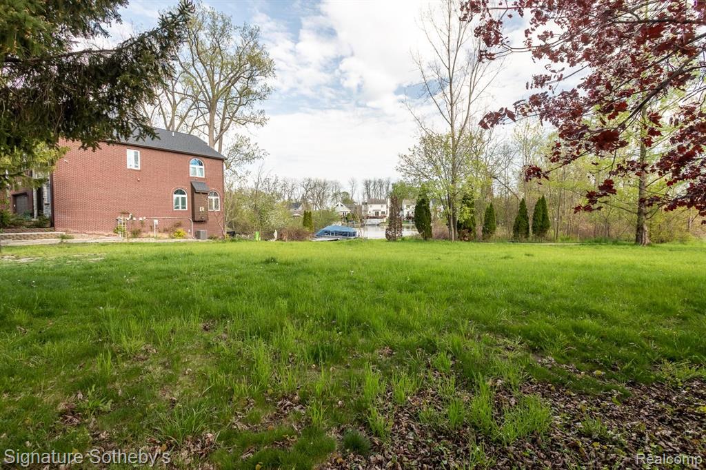 1389 S CASS LAKE Road, Waterford, MI 48328 — Photo 13