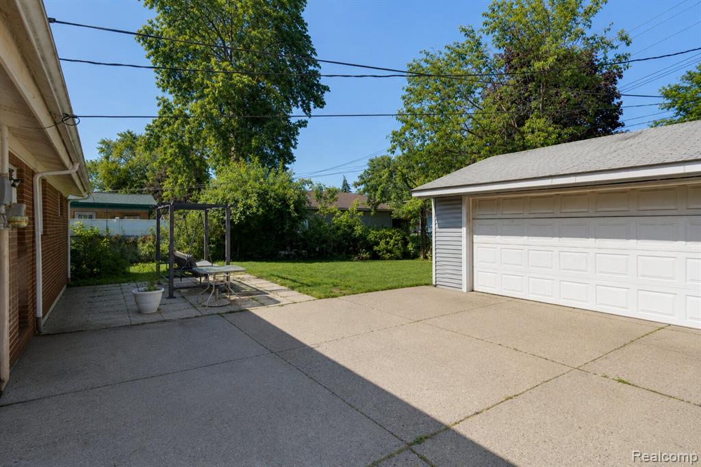 9101 Merriman Road, Livonia, MI 48150 — Photo 22