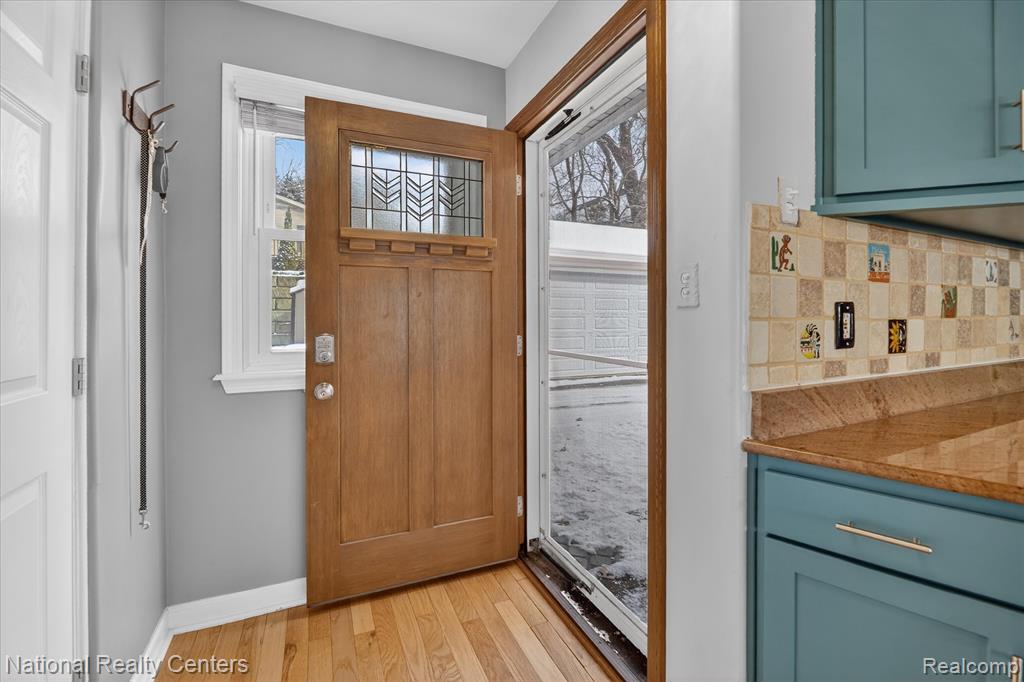 560 Black Oaks Trail, Howell, MI 48843 — Photo 4
