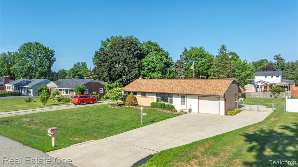 48374 Cardinal Street, Shelby Twp, MI 48317 — Photo 36