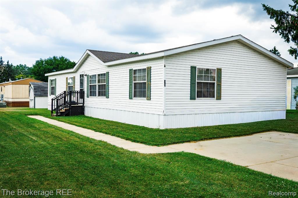 93 Woodcrest, Swartz Creek, MI 48473