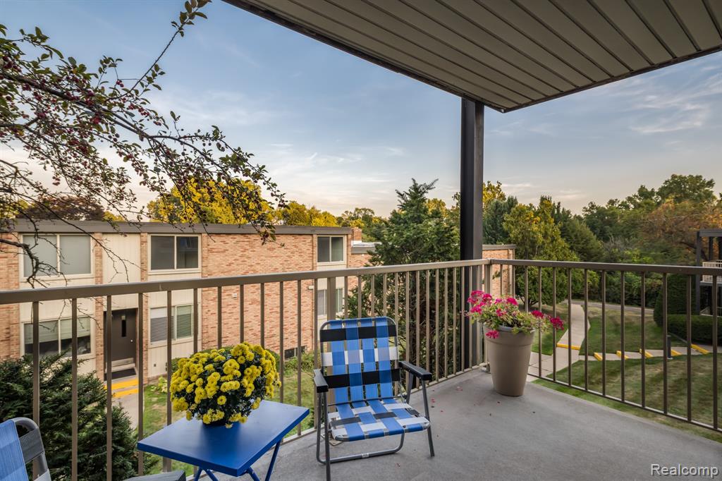 4049 W Maple Road, A205, Bloomfield Hills, MI 48301 — Photo 14