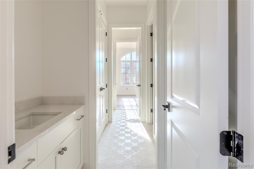 54237 Trieste Court, Shelby Twp, MI 48316 — Photo 9
