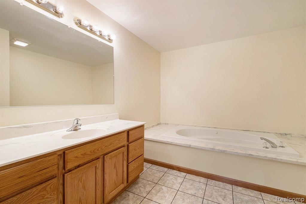 509 Miller Lake Rd, Columbiaville, MI 48421 — Photo 16