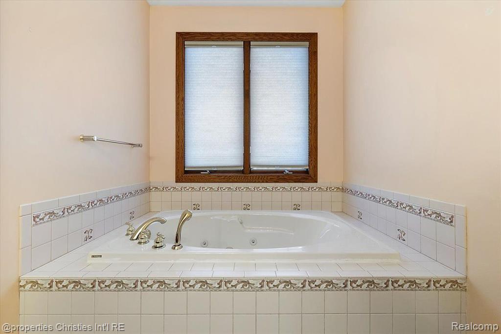 41194 MARKSWAY, Sterling Heights, MI 48314 — Photo 47