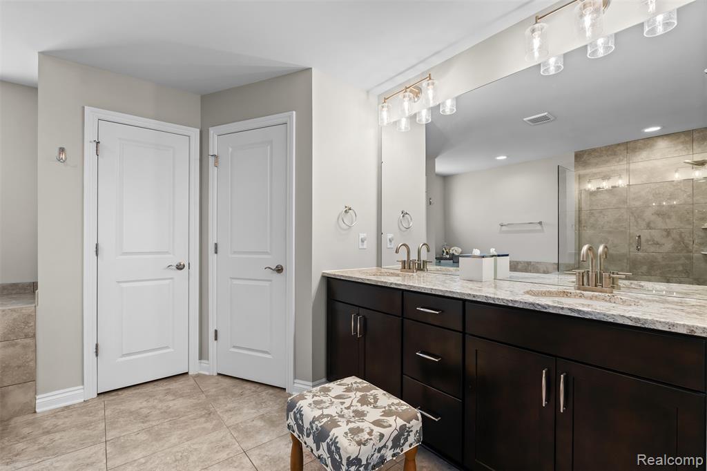 4522 Twin Beach Court, West Bloomfield, MI 48323 — Photo 21