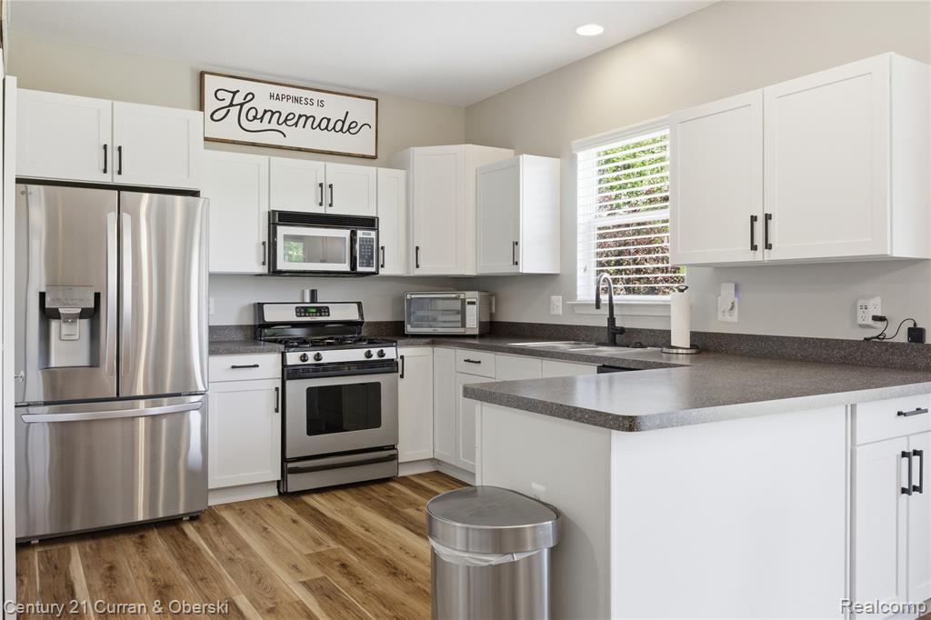 23537 Crescent Ridge Drive, New Boston, MI 48164 — Photo 8