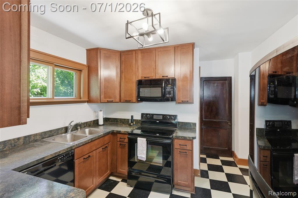 715 Laprairie Street, Ferndale, MI 48220 — Photo 17