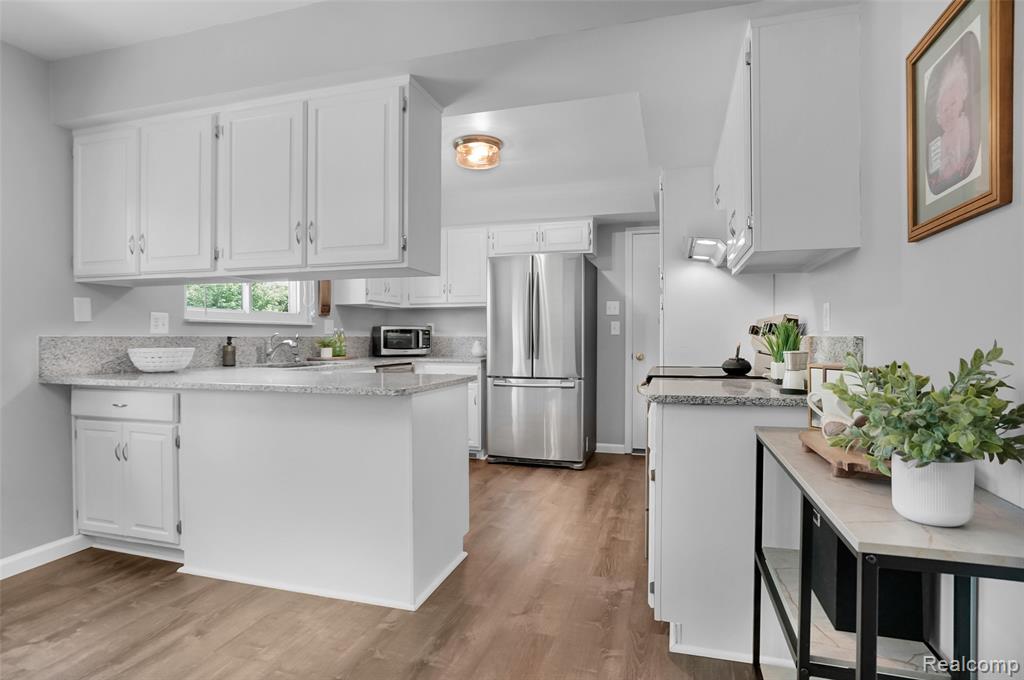 9851 Atwood Drive, South Lyon, MI 48178 — Photo 10
