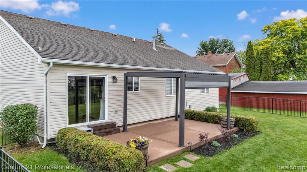 53611 County Line Road, New Baltimore, MI 48047 — Photo 6